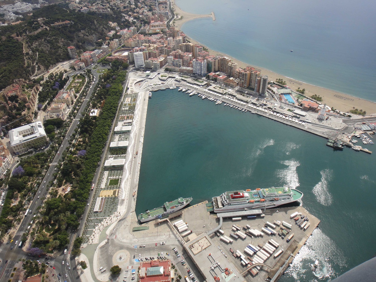 El Puerto de Málaga abre un concurso público para una marina destinada a megayates