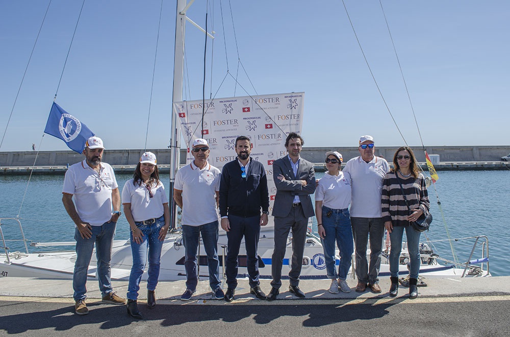 El Puerto Deportivo de Benalmádena presenta el equipo de vela adaptada de competición