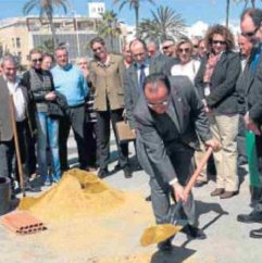 Comienzan los trabajos para triplicar los atraques deportivos del puerto de Garrucha (Almería)