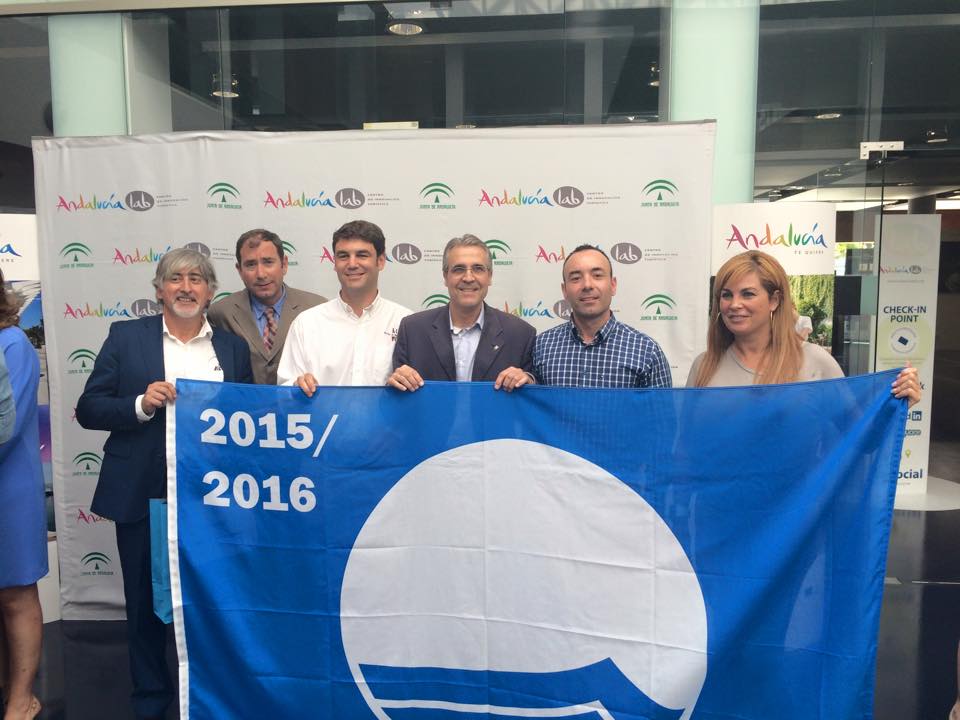 Nuestros puertos deportivos reciben la Bandera Azul 2015
