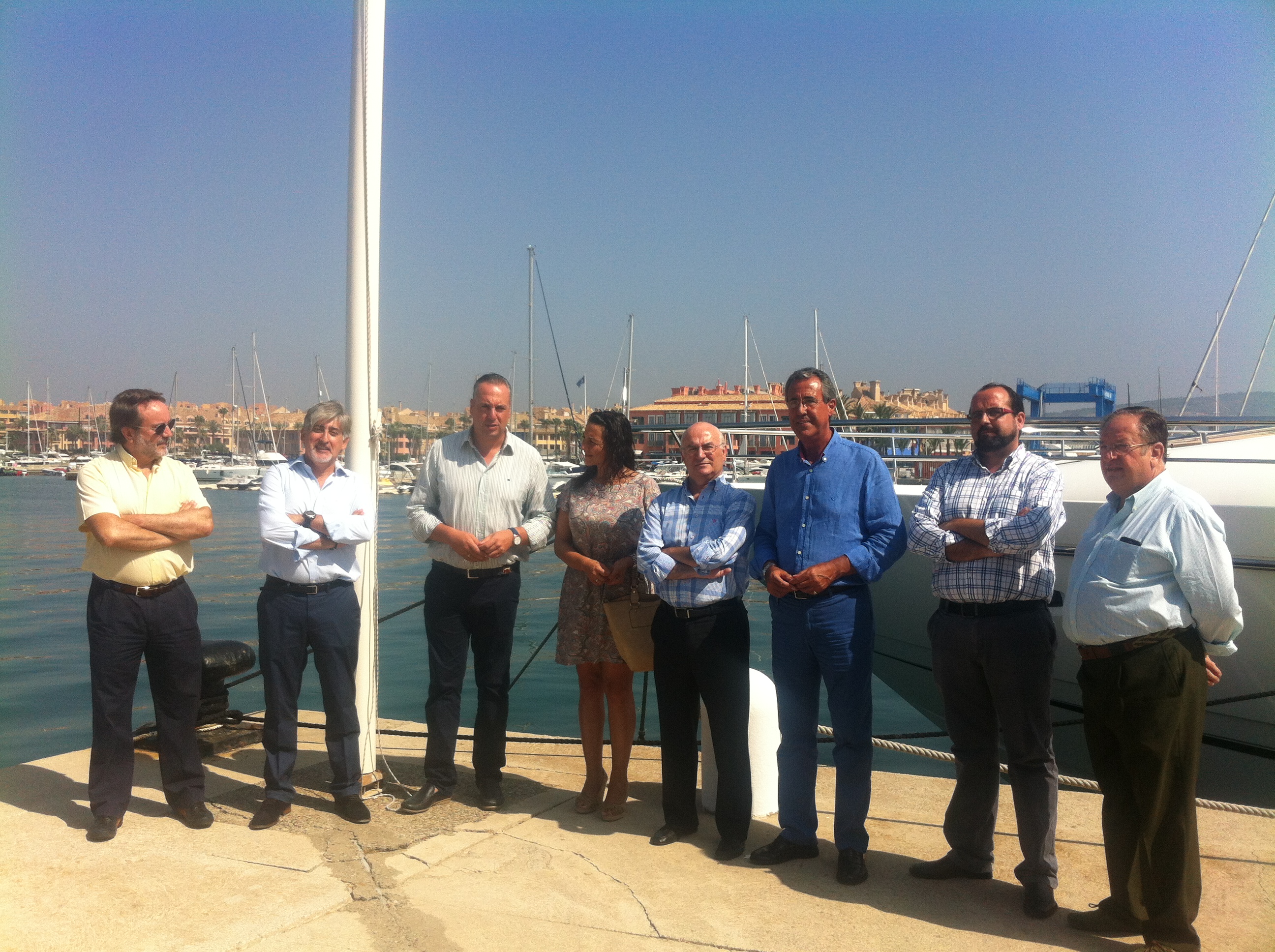 Los puertos asociados Alcaidesa Marina y Sotogrande ya ondean su bandera azul 2015